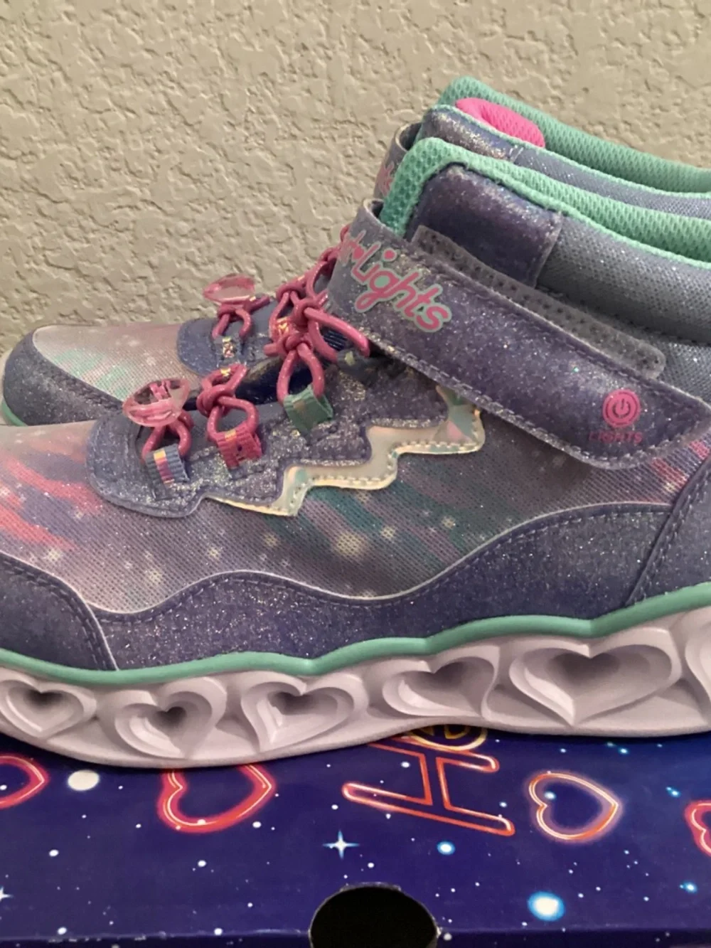 SKECHERS Little Girls Heart Lights Light-Up Adjustable Strap Sneaker